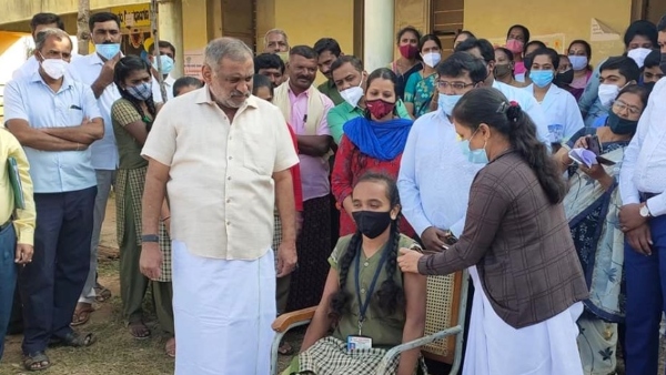 CM Basavaraj Bommai launched Covid vaccination for children without wearing mask 