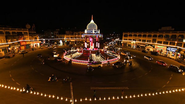 Case filed If Not Shop Bandh in Mysuru After 10 pm Due to Night Curfew Case filed If Not Shop Bandh in Mysuru After 10 pm Due to Night Curfew