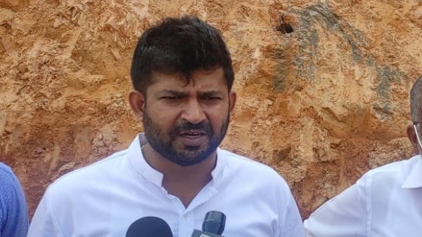 ಮೈಸೂರಲ್ಲಿ ಶಾಸಕರು, ಸಂಸದರ ಬೀದಿರಂಪ