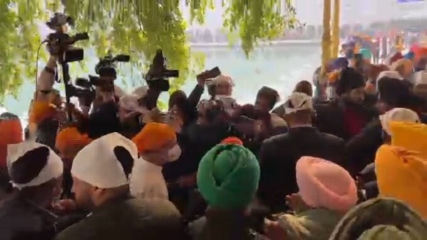  ರಾಹುಲ್‌ ಗಾಂಧಿ ಗೋಲ್ಡನ್ ಟೆಂಪಲ್‌‌ಗೆ ಭೇಟಿ