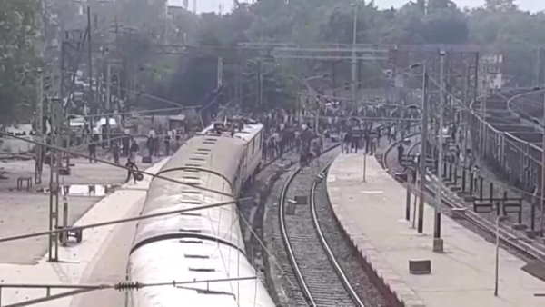 ಸರ್ಕಾರದ ವಿರುದ್ಧ ಘೋಷಣೆ