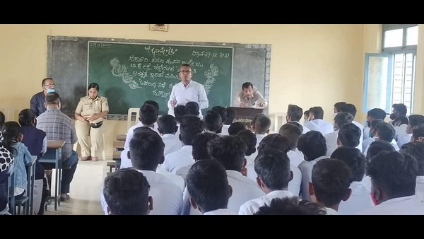  ಯಾರೆಲ್ಲ ಇರ್ತಾರೆ ಗ್ರೂಪ್‌ನಲ್ಲಿ?