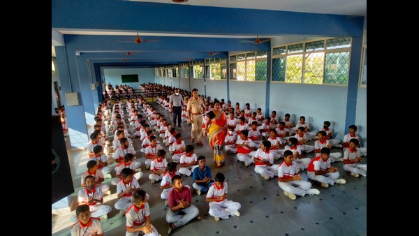  ಎಲ್ಲಾ ಠಾಣೆಗಳಲ್ಲೂ ವಾಟ್ಸಪ್ ಗ್ರೂಪ್