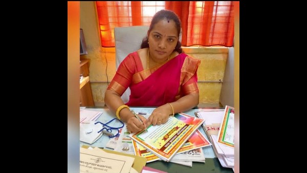 Bribery Case: Sringeri Tahasildar Ambuja And Village Accountant Siddappa Arrested By ACB Bribery Case: Sringeri Tahasildar Ambuja And Village Accountant Siddappa Arrested By ACB