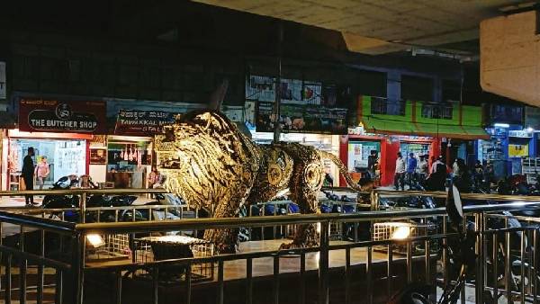 Yelahanka Statue Made From Scrap Material Attracting People 