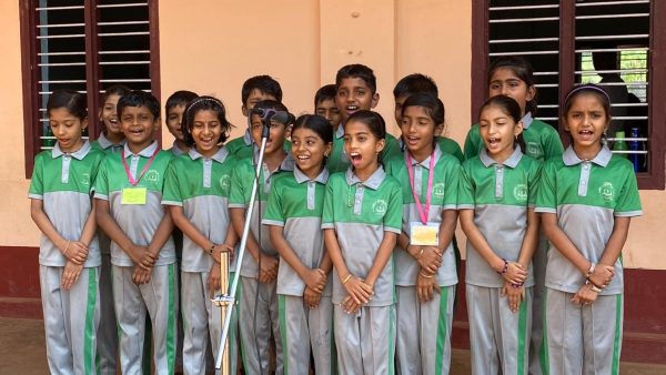 ಮೂರು ಭಾಷೆಯಲ್ಲಿ ಕಾರ್ಯಕ್ರಮ