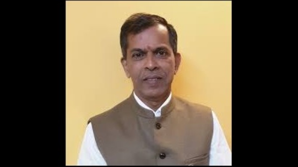  ಕರ್ನಾಟಕ ಟ್ರಾವೆಲ್ ಆಪರೇಟರ್ ಅಸೋಶಿಯೇಶನ್ ಸಂಘದ ಅಧ್ಯಕ್ಷ ರಾಧಾಕೃಷ್ಣ ಹೊಳ್ಳ