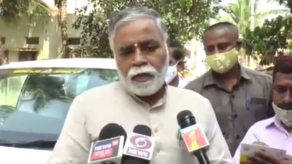 Education Minister BC Nagesh Reaction on Hijab vs Saffron Shawl Controversy in School and Colleges 