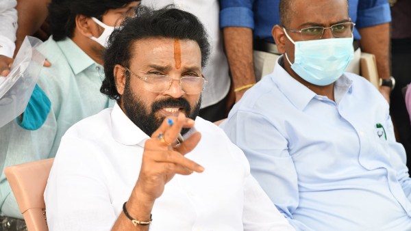 ಅಧಿಕಾರಿಗಳ ಜೊತೆ ಸಚಿವರ ಸಭೆ