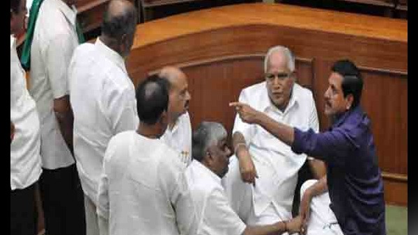  ಅಂಬರೀಶ್, ಯಡಿಯೂರಪ್ಪನವರನ್ನು ಬಲವಂತದಿಂದ ಎಬ್ಬಿಸಿ ಅವರ ಸ್ಥಾನದಲ್ಲಿ ಕೂರಿಸಿದ್ದರು