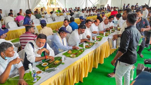 ನಾವಿಂದು ಹೋರಾಟ ಮಾಡುತ್ತಿದ್ದೇವೆ 