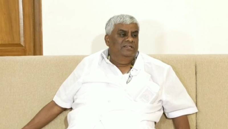 Hassan: HD Revanna Slams Karnataka BJP Govt over Hijab vs Saffron Shawl Controversy in the state