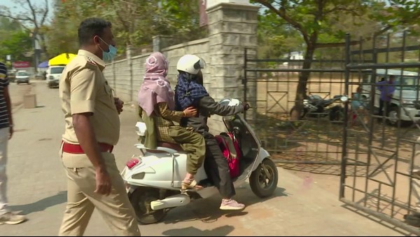 ವಿದ್ಯಾರ್ಥಿನಿಯರು ಹೇಳಿದ್ದೇನು?