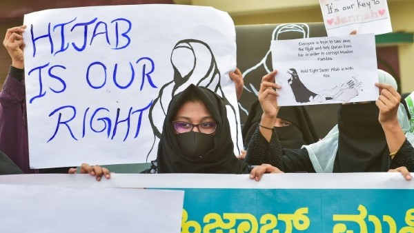  ಸ್ಕಾರ್ಪ್ ಧರಿಸಲು ಅವಕಾಶ ನೀಡಿ ಎಂದು ಮನವಿ ಮಾಡಿದ್ದ ವಿದ್ಯಾರ್ಥಿನಿ