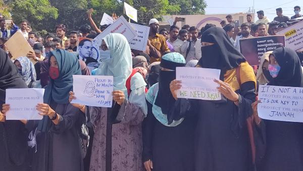 ನಿರ್ಬಂಧ ಹೇರುತ್ತಿರುವುದು ಸರಿಯಲ್ಲ