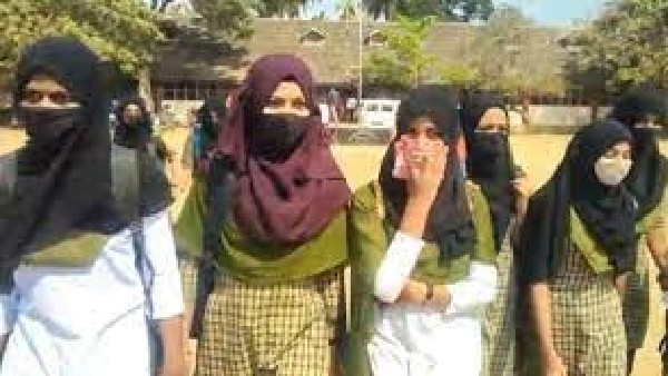  ತುಮಕೂರಿನಲ್ಲಿ ಹಿಜಾಬ್ ಧರಿಸಿ ತರಗತಿಗೆ ಅನುಮತಿ ನಿರಾಕರಣೆ
