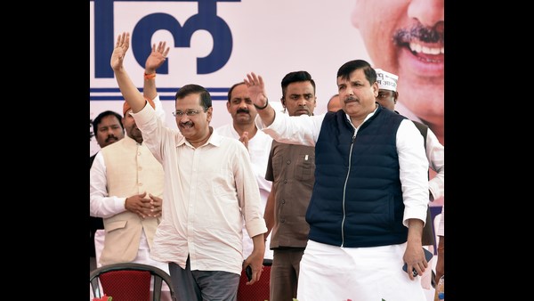 ಬಿಜೆಪಿ, ಕಾಂಗ್ರೆಸ್ ಮತ ಕೇಳಲು ಕೇಜ್ರಿವಾಲ್ ಹೆಸರು ಬೇಕೇ? ಬಿಜೆಪಿ, ಕಾಂಗ್ರೆಸ್ ಮತ ಕೇಳಲು ಕೇಜ್ರಿವಾಲ್ ಹೆಸರು ಬೇಕೇ?