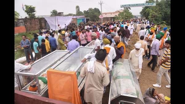 ನ್ಯಾಯಕ್ಕಾಗಿ ರೈತರು ಪಟ್ಟು