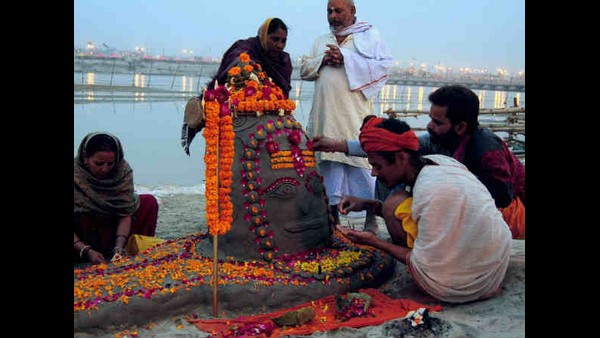 Maha Shivratri 2022: Date, Shubh Muhurat, Paran Timing, Significance, Puja Vidhi Samagri and Importance in Kannada Maha Shivratri 2022: Date, Shubh Muhurat, Paran Timing, Significance, Puja Vidhi Samagri and Importance in Kannada