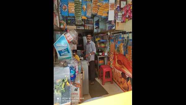 Bengaluru: Shop Owner gives Free Juices, Tea and Coffee to soldiers in his shop