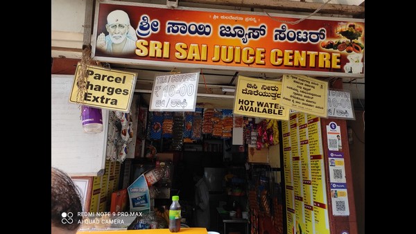 Bengaluru: Shop Owner gives Free Juices, Tea and Coffee to soldiers in his shop