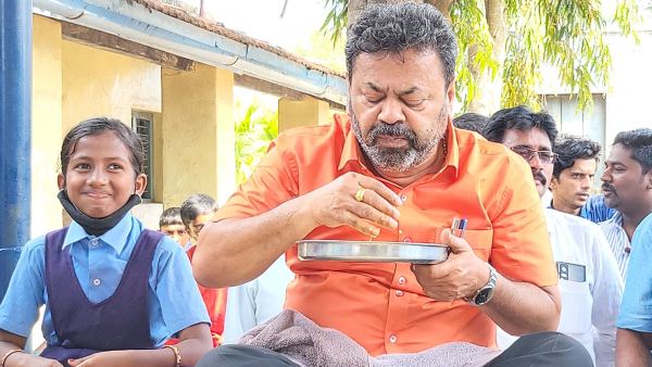 ಸಚಿವರನ್ನು ಕೈ ಬಿಡಲು ಆಗ್ರಹ