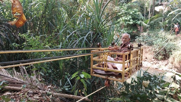  ಸಂಕವಿಲ್ಲದಿದ್ದರೆ ಅತ್ತಿಂದಿತ್ತ ಸಾಗುವುದೇ ಊರಿನ ಸಮಸ್ಯೆ