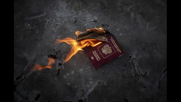 ರಷ್ಯಾದ ವಿರುದ್ಧ ಪ್ರತಿಭಟನೆ ನಡೆಸಿದವರ ಬಂಧನ 