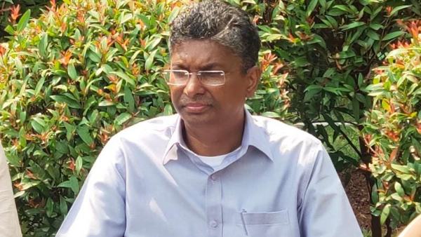 Opposition Leader Siddaramaiah Reaction on Hijab and Saffron Shawl Controversy in Colleges