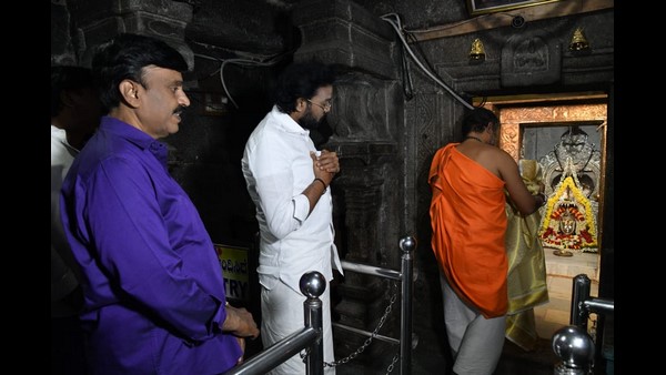 Sriramulu Janardhan Reddy Special Pooja During Amavasya in Hampi
