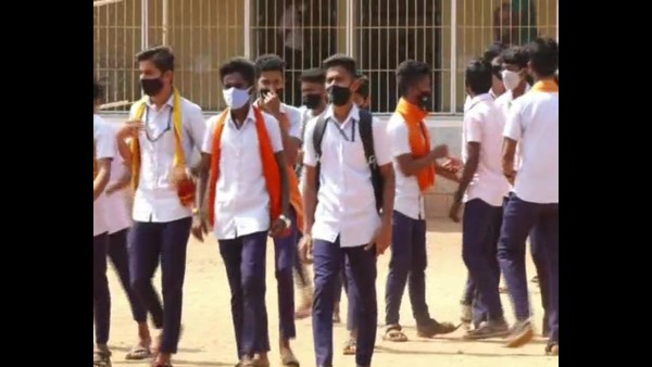 ಹಿಂದೂಗಳಿಗೆ ಕೇಸರಿ ಶಲ್ಯವೂ ಧಾರ್ಮಿಕ ಸ್ವಾತಂತ್ರ್ಯ ಹಿಂದೂಗಳಿಗೆ ಕೇಸರಿ ಶಲ್ಯವೂ ಧಾರ್ಮಿಕ ಸ್ವಾತಂತ್ರ್ಯ