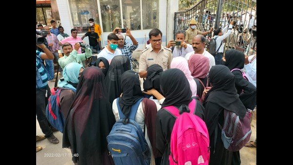 Psychology: Effect of Hijab- Kesari Shawl Dress Code Row on Children and Young Minds 