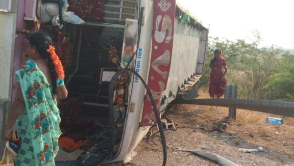 Tumkur Bus Accident: 5 Dead, 50 Injured After Bus Carrying 60 Passengers Overturns in Pavagada Tumkur Bus Accident: 5 Dead, 50 Injured After Bus Carrying 60 Passengers Overturns in Pavagada