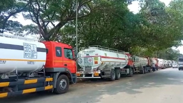 Mangaluru: Petrol Bunk Owners Protest Against Nayara Energy Company; Accused of Fraud