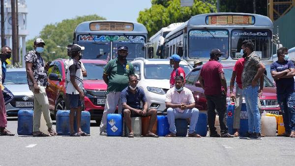 ಆರ್ಥಿಕ ಮುಗ್ಗಟ್ಟಿನಿಂದಾಗಿ ಶ್ರೀಲಂಕಾ ದುಸ್ಥಿತಿ ವಿವರಿಸಿದ ವೃದ್ಧ 