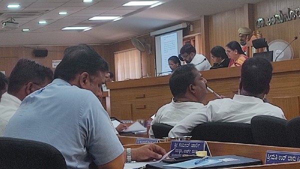 Presentation of Davanagere City Corporation Budget 2022-23; More Emphasis On Degitalization