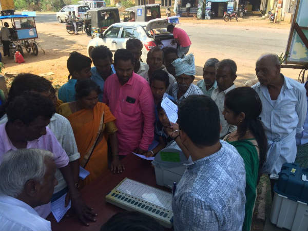 Oneindia Explainer: Heres how VVPAT works and adds credibility to the EVM machines 