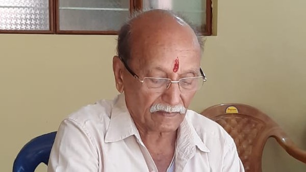  ಕಂಪ್ಯೂಟರ್ ಮುದ್ರಣಕ್ಕಿಂತ ಒಂದು ಕೈ ಮೇಲೆ