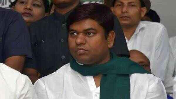 BJP provoked; Nitish removes Mukesh Sahani from cabinet