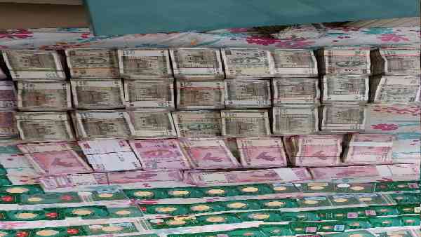 Odisha Vigilance Seizes Rs 1.36cr in Cash, 1.2kg Gold From Govt Official in Vigilance Raids