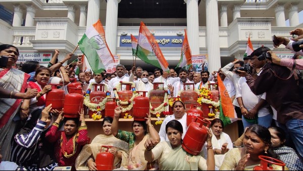 Congress statewide protests condemning petrol and gas price hike