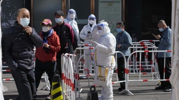 ಒಂದು ಕುಟುಂಬದಿಂದ ಒಬ್ಬರು ಮಾತ್ರ ಹೊರಗೆ ಬರಲು ಅವಕಾಶ ಒಂದು ಕುಟುಂಬದಿಂದ ಒಬ್ಬರು ಮಾತ್ರ ಹೊರಗೆ ಬರಲು ಅವಕಾಶ