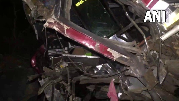 7 People Killed and 45 Injured in a Bus Accident Last Night in Chittoor 7 People Killed and 45 Injured in a Bus Accident Last Night in Chittoor