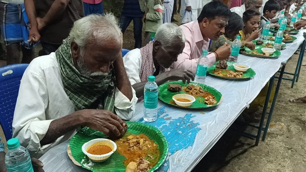 Mangadahalli Villagers of Channapattana Taluks Celebrate Shivaratri After Eating Non-veg Mangadahalli Villagers of Channapattana Taluks Celebrate Shivaratri After Eating Non-veg