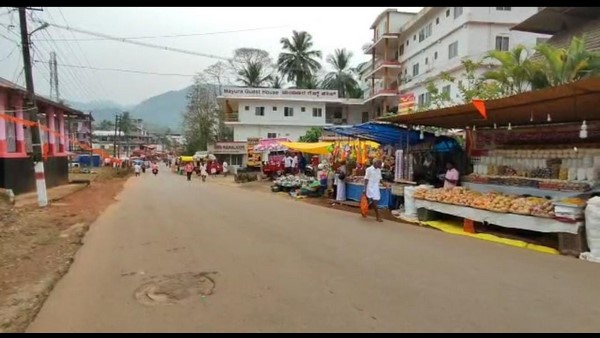 Ban On Stalls of Muslim Traders In Kollur Mookambika Temple Jatre