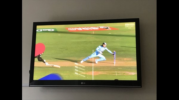 ಅಣ್ಣನಿಗೆ ಕ್ರಿಕೆಟ್ ನೋಡುವುದು ಬಿಟ್ಟರೆ ಬೇರಾವ ಹವ್ಯಾಸವೂ ಇರಲಿಲ್ಲ ಅಣ್ಣನಿಗೆ ಕ್ರಿಕೆಟ್ ನೋಡುವುದು ಬಿಟ್ಟರೆ ಬೇರಾವ ಹವ್ಯಾಸವೂ ಇರಲಿಲ್ಲ