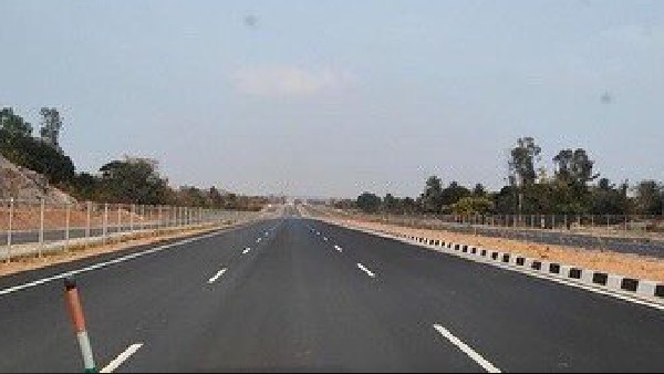Nitin Gadkari Tweeted Bengaluru-Mysuru Road Pics 
