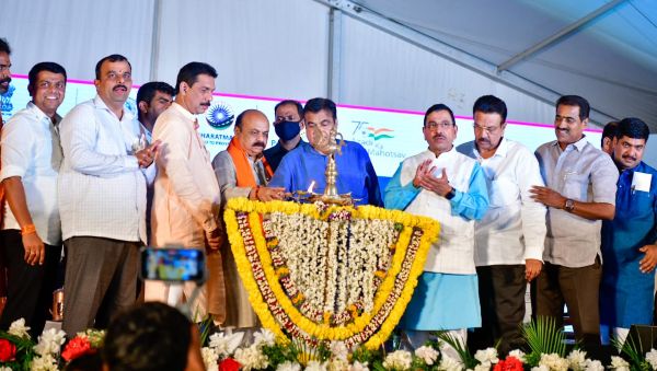 ಕಾಮಗಾರಿ ಅರ್ಧಕ್ಕೆ ನಿಂತಿತ್ತು