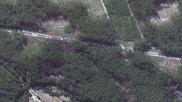Ukraine-Russia War: 40-Mile-Long Russian Convoy Seen in Satellite Photos Near Kyiv Ukraine-Russia War: 40-Mile-Long Russian Convoy Seen in Satellite Photos Near Kyiv