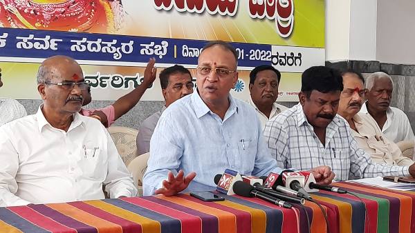 ಮಳಿಗೆ ಯಾರಿಗೆ ಬೇಕಾದರೂ ಕೊಡಬಹುದು